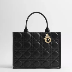 Dior Medium Book Tote lüks çanta. Dubaydan.hop